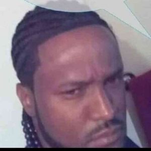 Meet your Posher, Dominique